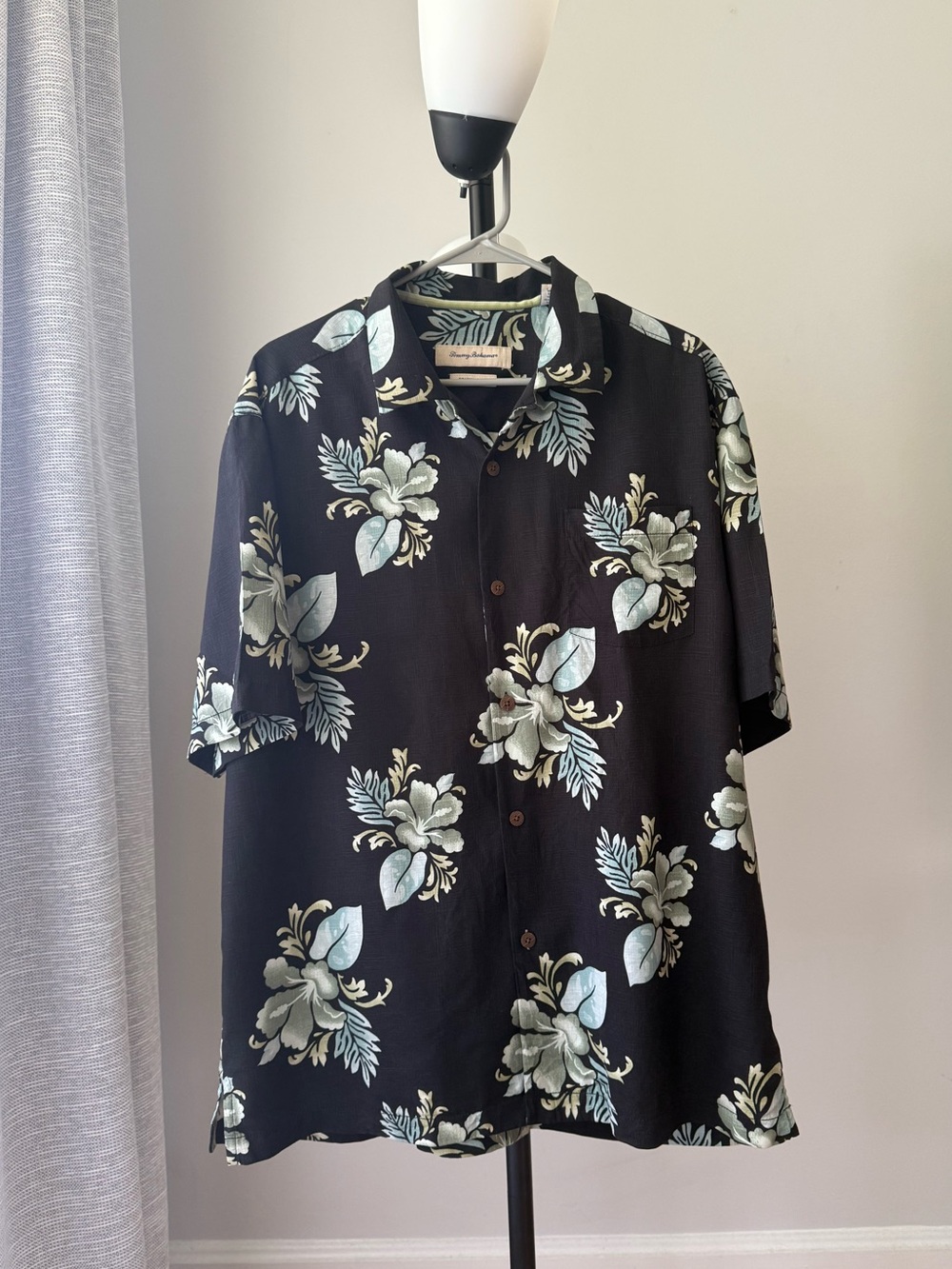 Tommy Bahama Original Fit Hawaiian Silk Camp Shirt Black Floral Men’s L